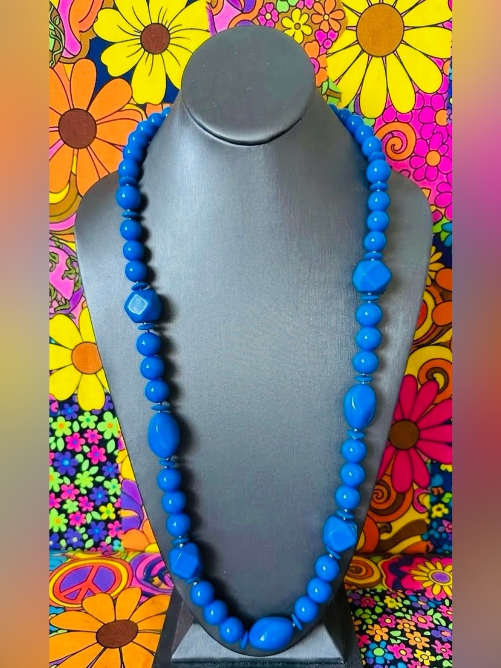 Vintage 1970s Vibrant Cobalt Blue Chunky Lucite Beaded Statement Necklace 31"